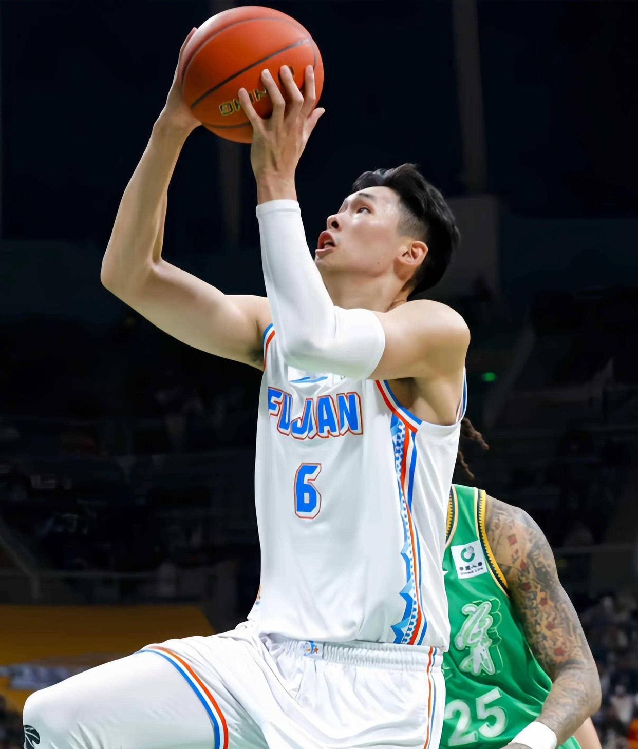 CBA季后赛赛前走向成谜，莱比锡外线爆发，质疑声仍在，训练强度明显提升的简单介绍